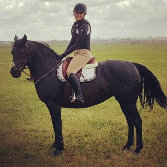 Meet your Posher, Adriana - Picture 1 of 1